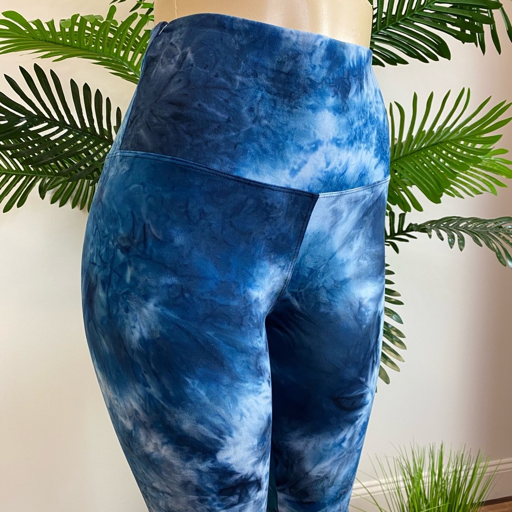 ‼️ Blue Tie Dye Leggings Active Wear Biker Shorts - Picture 4 of 8
